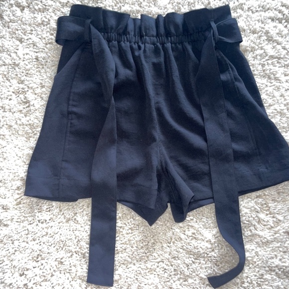 Wilfred Shorts - Picture 2 of 4